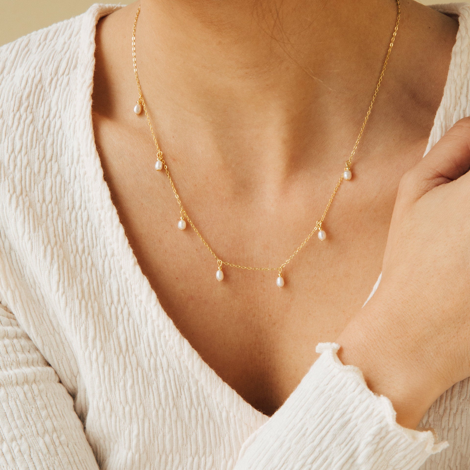 Drop Shaped Pearl Simplicity Fashion Necklace